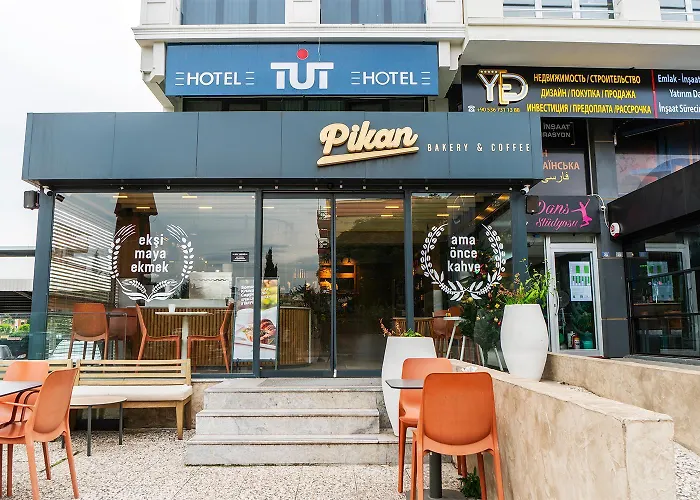 Tut Hotel