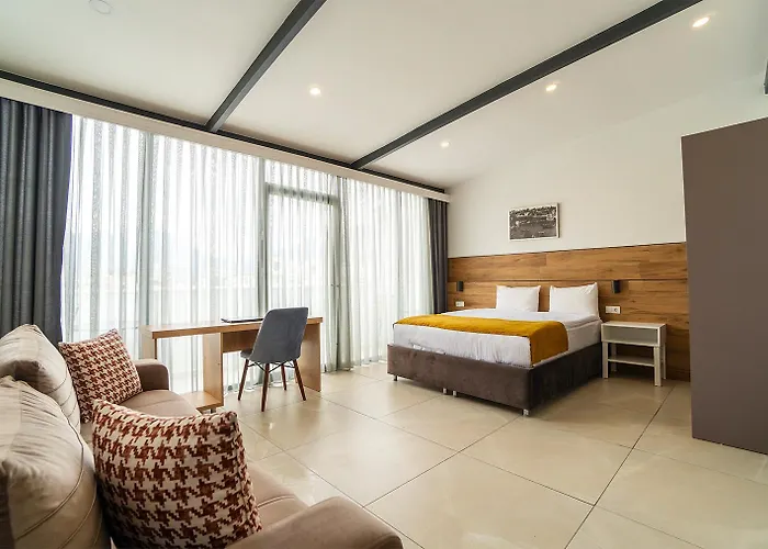 Tut Hotel